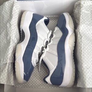 Jordan Athletic Shoes - White and blue Jordan 11 diffused blue